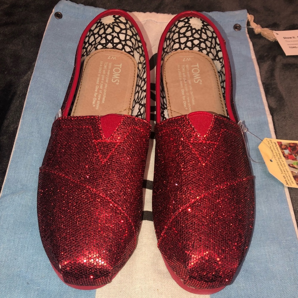 Toms women’s classics